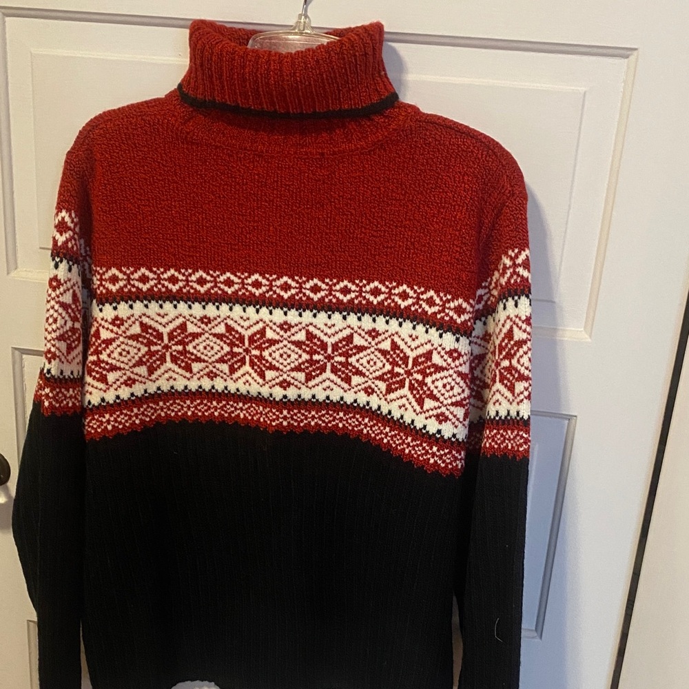 Carolyn Taylor Red and Black Sweater - Picture 3 of 3